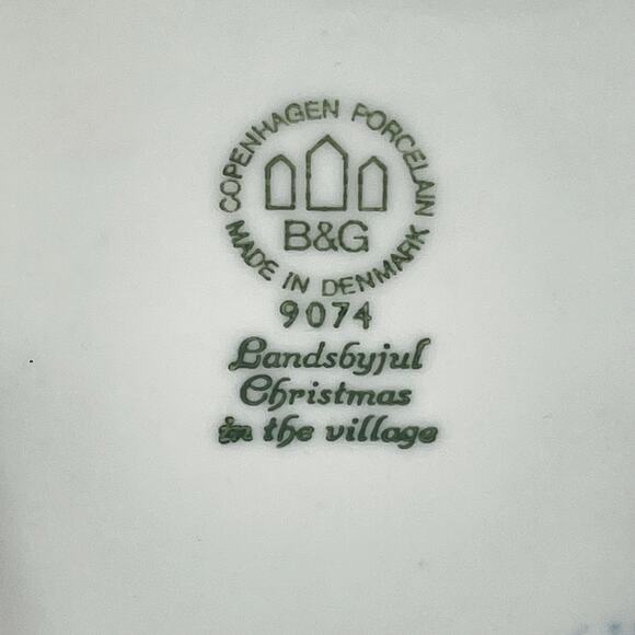 Bing & Grondahl Landsbyjul Swan Christmas in the Village Collector's Plate 9074 - Picture 10 of 10